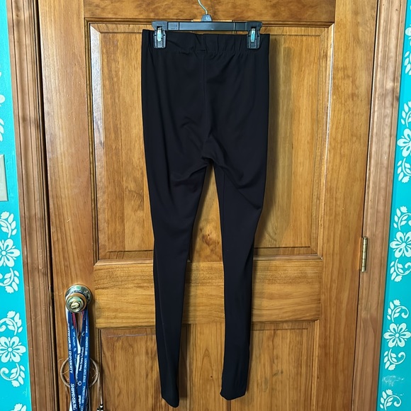 Black leggings - Picture 2 of 3